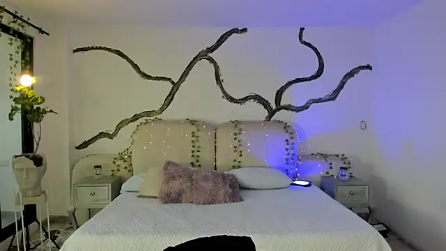 AsiaMillerr  online show from November 2025 12:10:02 PM