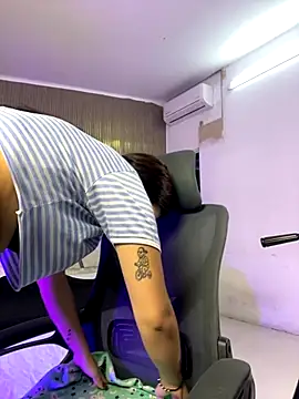 AsiaMillerr  online show from October 2025 12:14:02 PM