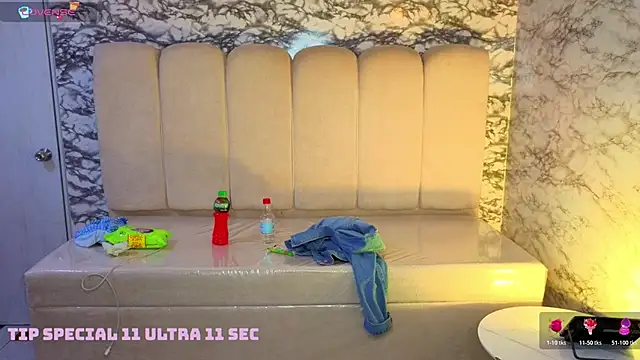 Afrodita Wild v online show from April 2026 01:29:02 PM