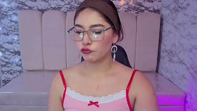 Afrodita Wild v online show from December 2025 08:00:01 PM