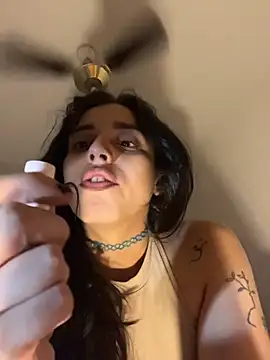 gigi333regi online show from November 2025 09:32:02 AM