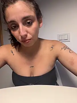 gigi333regi online show from February 2026 11:06:02 PM