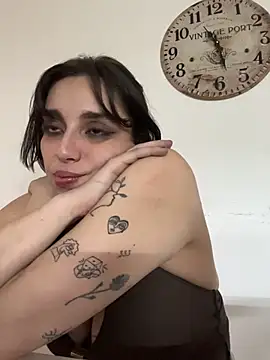 gigi333regi online show from December 2025 02:30:01 PM