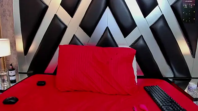 CloePerson online show from February 2026 04:14:01 PM