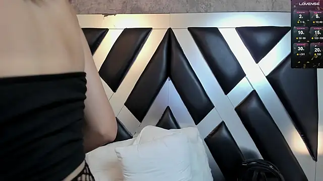 CloePerson online show from February 2026 03:55:01 PM