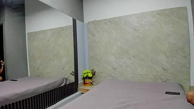 Sarahh-19 online show from November 2025 11:43:02 AM