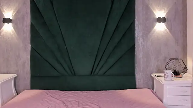 EmiliClarke online show from April 2026 12:30:01 PM