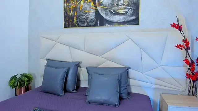 Snapshot of Luna___Smith chatting on October 2025 12:39:02 PM Luna   Smith online show from October 2025 12:39:02 PM