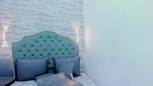 PariisTaylor online show from October 2025 07:22:02 PM