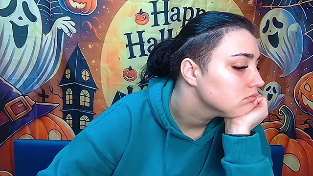 ScarletCargo online show from November 2025 06:18:02 AM