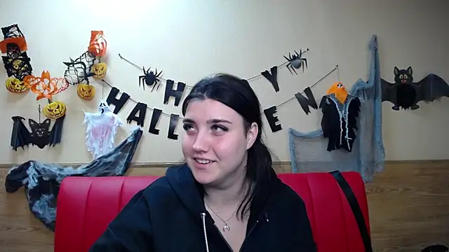 ScarletCargo online show from November 2025 06:01:02 PM