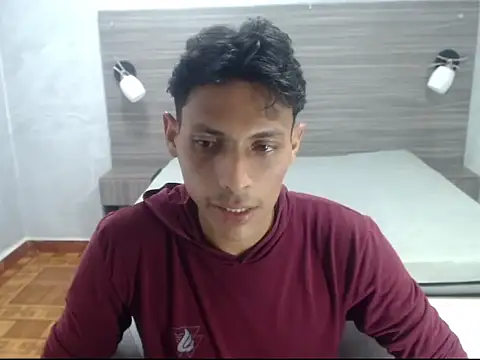 wiltom  online show from November 2025 09:20:01 PM