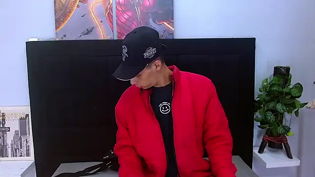 wiltom  online show from December 2025 07:18:01 PM