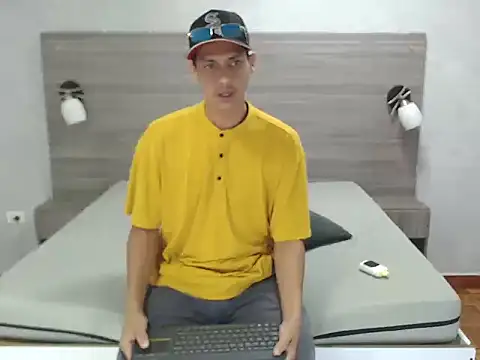 wiltom  online show from November 2025 03:51:04 AM