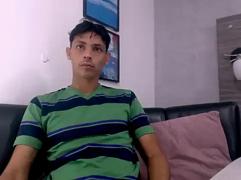 wiltom  online show from November 2025 04:17:02 AM