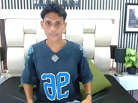 wiltom  online show from November 2025 01:45:01 AM