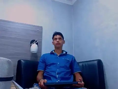 wiltom  online show from November 2025 03:43:01 AM