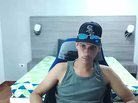 wiltom  online show from December 2025 03:40:02 AM