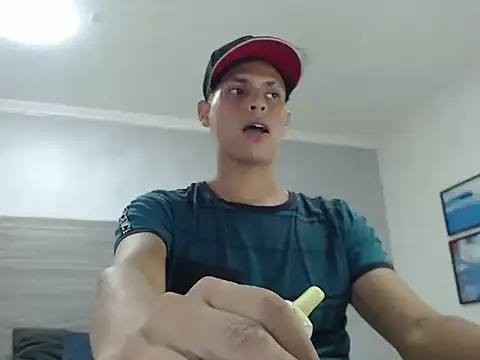 wiltom  online show from December 2025 06:24:01 PM