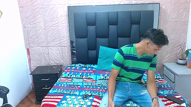 wiltom  online show from October 2025 03:38:01 AM