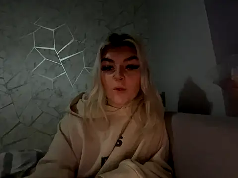 rosie-hipstergal online show from November 2025 12:00:02 AM