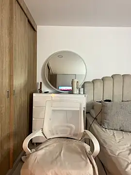 GiaStonne online show from November 2025 03:06:01 AM