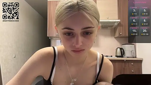 Snapshot of AidaGloshen chatting on June 2026 03:06:02 PM AidaGloshen online show from June 2026 03:06:02 PM