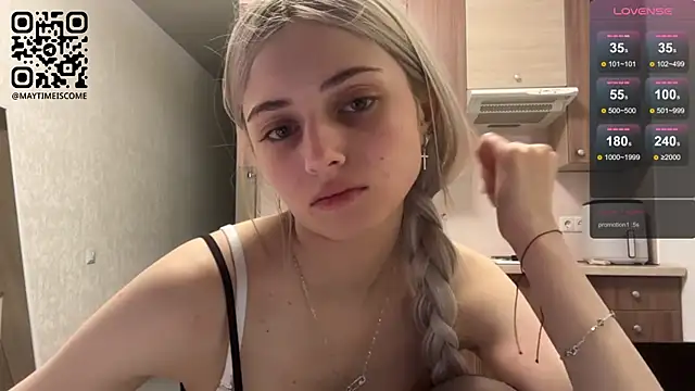 Snapshot of AidaGloshen chatting on May 2026 04:17:02 PM AidaGloshen online show from May 2026 04:17:02 PM