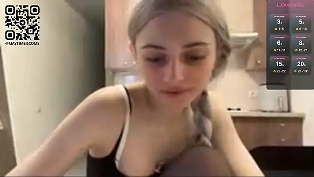 Snapshot of AidaGloshen chatting on May 2026 01:43:02 PM AidaGloshen online show from May 2026 01:43:02 PM