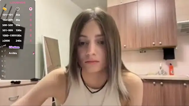 AidaGloshen online show from November 2025 04:10:01 PM