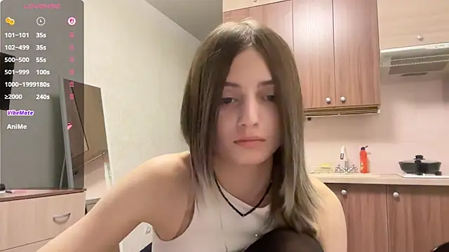 AidaGloshen online show from November 2025 03:05:02 PM