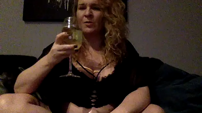 Dinslavnu online show from October 2025 06:04:01 PM