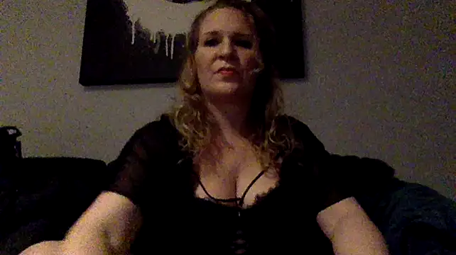 Dinslavnu online show from November 2025 06:01:01 PM