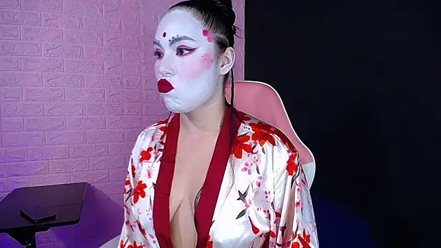 Dominic Queen1 online show from November 2025 01:15:02 PM