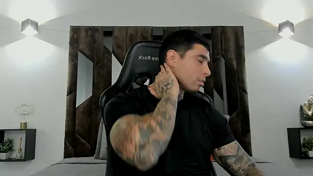 MATEO DILUCA online show from November 2025 07:36:01 PM