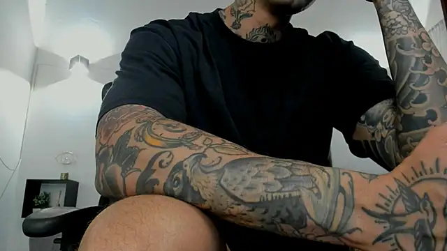 MATEO DILUCA online show from November 2025 10:15:01 AM