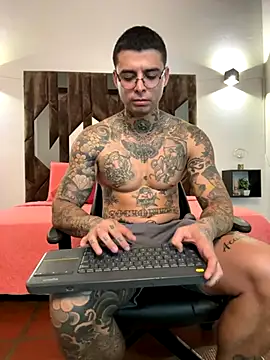 MATEO DILUCA online show from November 2025 10:08:02 AM