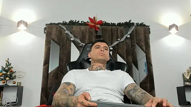 MATEO DILUCA online show from December 2025 07:55:02 PM