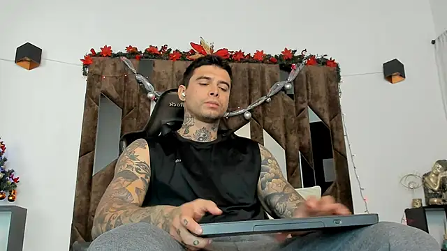 MATEO DILUCA online show from December 2025 10:25:01 AM