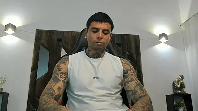 MATEO DILUCA online show from December 2025 10:17:02 AM