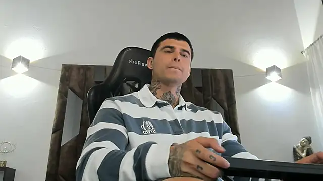 MATEO DILUCA online show from November 2025 07:25:02 PM