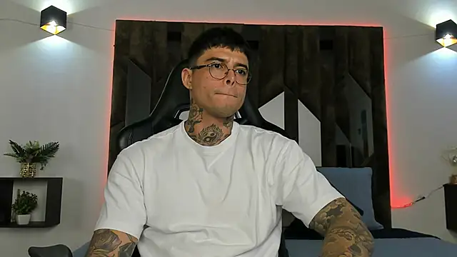 MATEO DILUCA online show from January 2026 09:08:01 PM