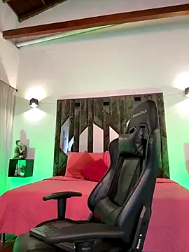 MATEO DILUCA online show from November 2025 05:17:02 PM