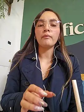 Snapshot of sophie-06 chatting on November 2025 06:22:02 PM sophie-06 online show from November 2025 06:22:02 PM