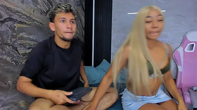 Snapshot of Skyyandsmith chatting on October 2025 11:25:01 PM Skyyandsmith online show from October 2025 11:25:01 PM