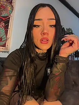 NinaHex online show from November 2025 01:43:01 PM