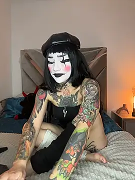 NinaHex online show from October 2025 01:42:05 PM