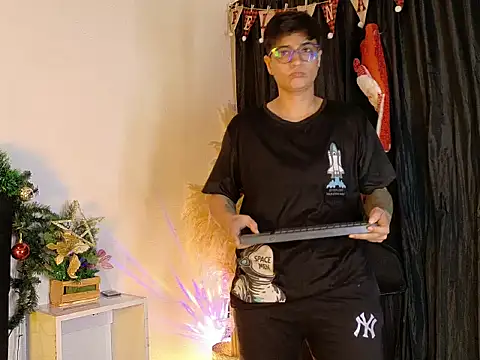 zarek boston online show from December 2025 04:33:02 AM