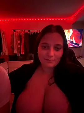 Snapshot of Aksinja05 chatting on November 2025 07:47:01 PM Aksinja05 online show from November 2025 07:47:01 PM