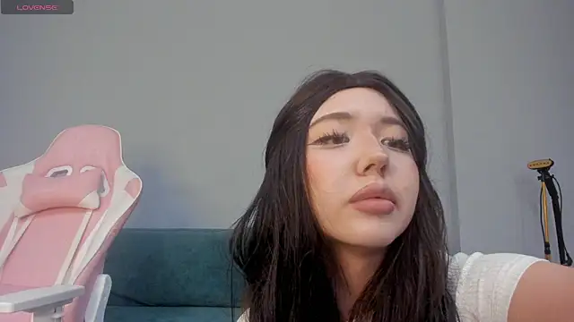 sweetmikasa online show from November 2025 05:57:01 PM